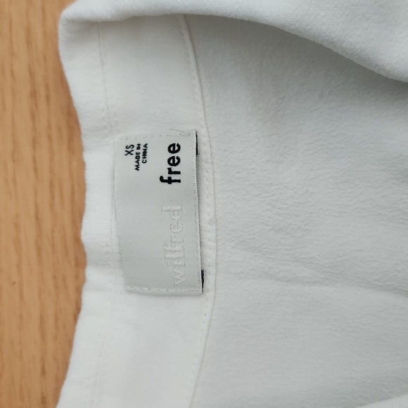 Wilfred Cropped Button Up - Picture 2 of 2